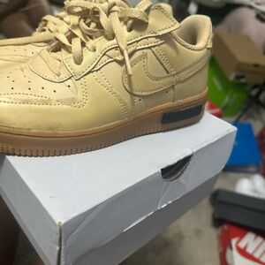 Nike Air Forces 1 Kids Tan Sneakers with Classic Design